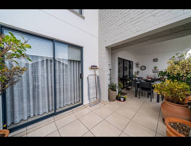 2 BEDROOM APARTMENT FOR SALE IN GREENSTONE HILL